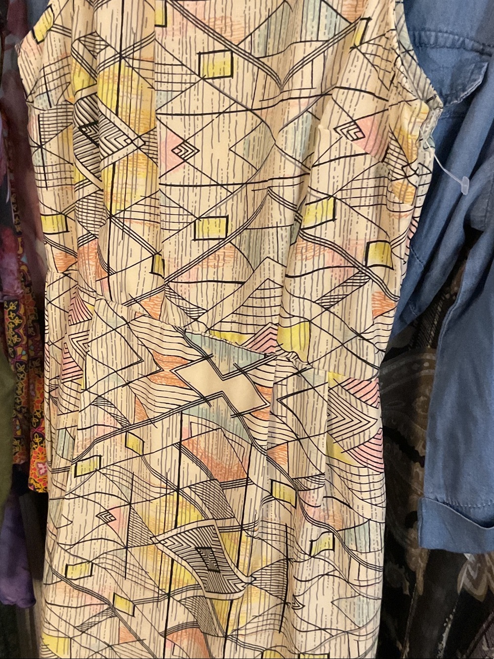 Light Geometric Print Sleeveless Shirt - Multi